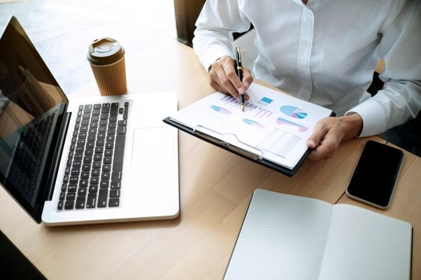 How to Spot Early Signs You Need Better Bookkeeping