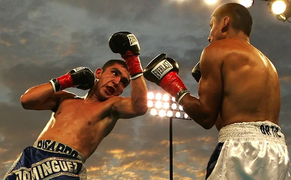 Planning the Ultimate At-Home Fight Night Food, Friends, and Big Moments