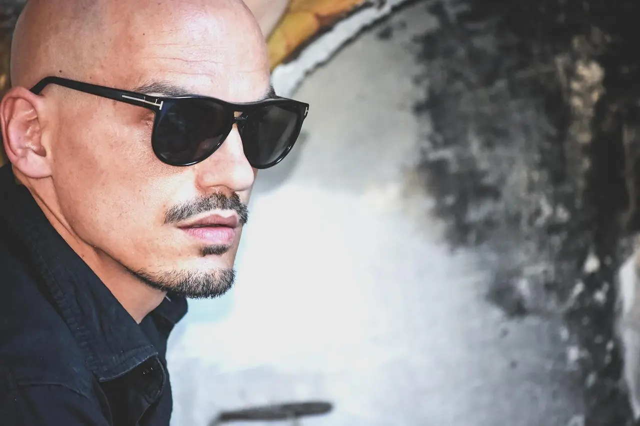 6 Early Signs of Pattern Hair Loss Every Man Should Know About