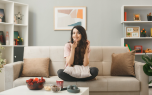 How the Right Accent Pieces Can Transform a Neutral Living Room