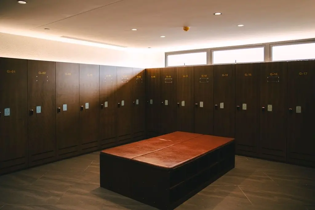 How to choose pool lockers for a modern swimming pool facility