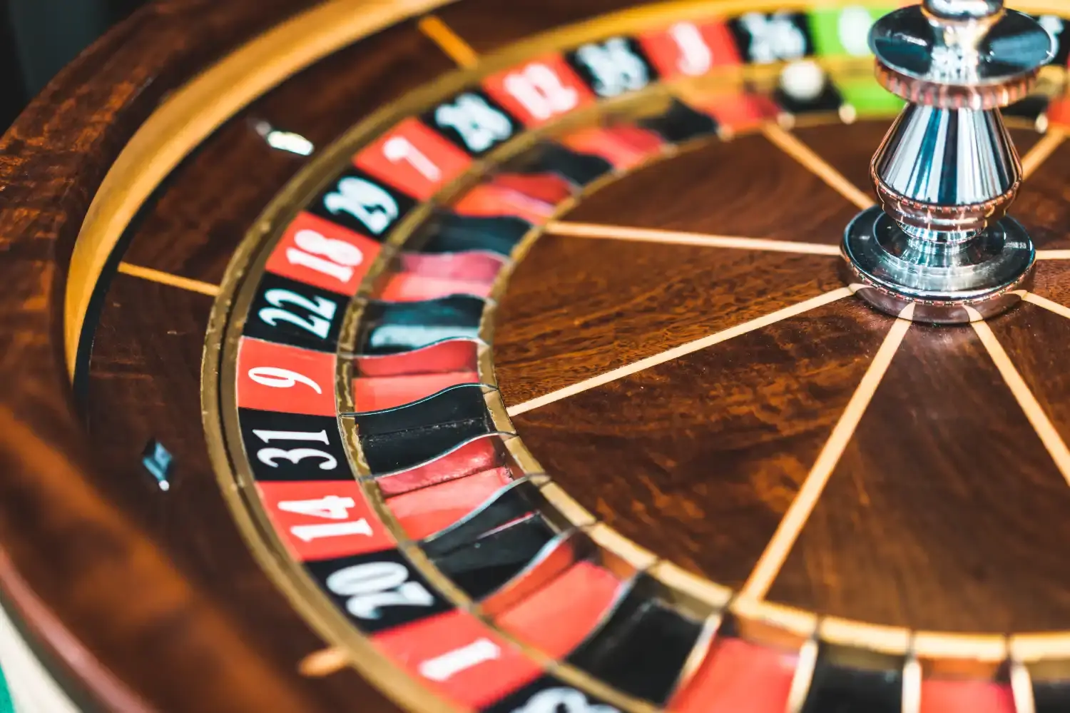 Late Night vs. Day Time Slots Does Timing Really Affect Your Odds on OCMY8